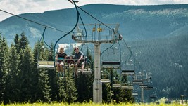 K Herní krajině Pecka můžete vyjet z Velké Úpy sedačkovou lanovkou