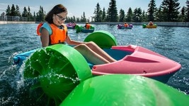 Na retenční nádrži jsou k dispozici lodičky