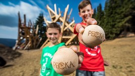 Dřevěnou Pecku můžete využít na řadě herních prvků