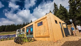 Půjčovna koloběžek je i u Herní krajiny Pecka ve Velké Úpě