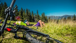 Užijte si výlet na horských elektrokolech po svém